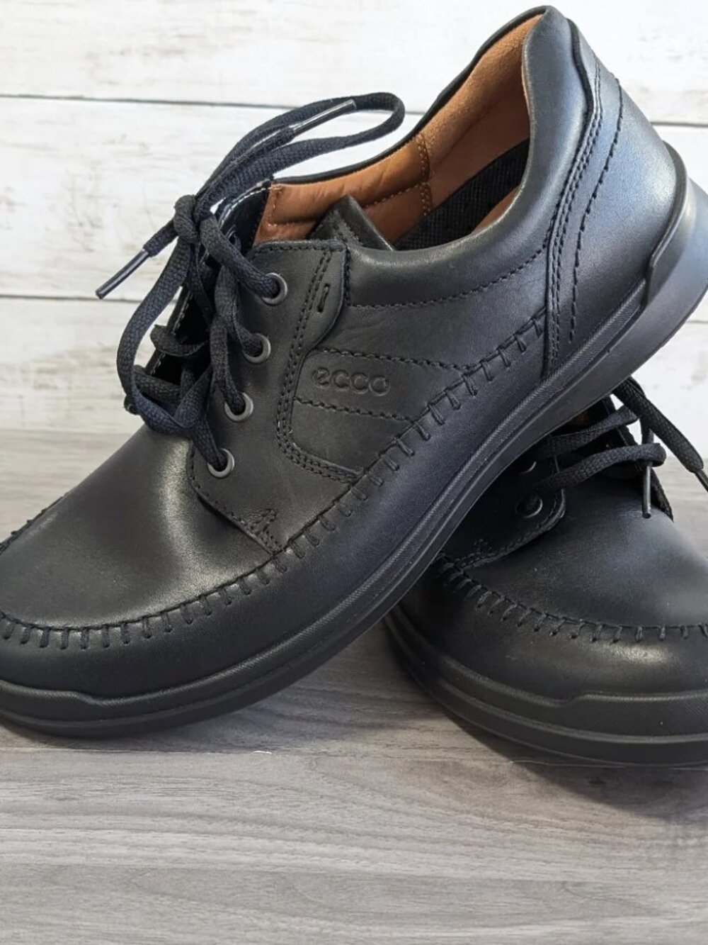 ECCO HOWELL Black Lace Walking Shoes
